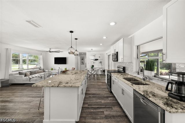 5122 SW 3rd AVE, Cape Coral, FL 33914