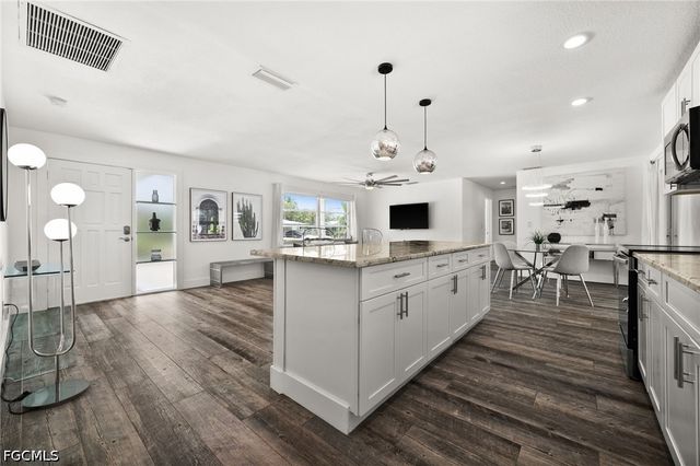 5122 SW 3rd AVE, Cape Coral, FL 33914