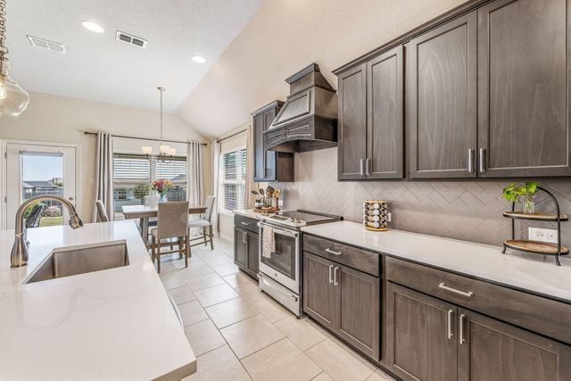 1057 Oak Knoll Drive, Burleson, TX 76028