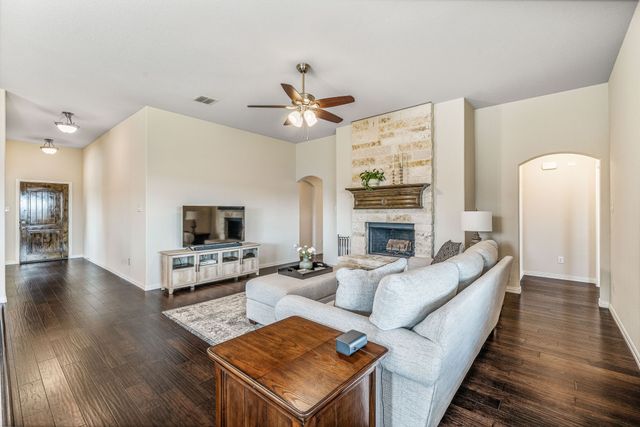 1057 Oak Knoll Drive, Burleson, TX 76028