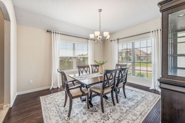 1057 Oak Knoll Drive, Burleson, TX 76028