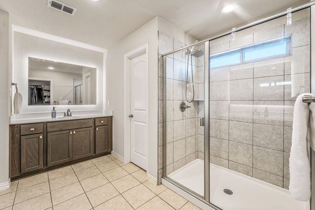 1057 Oak Knoll Drive, Burleson, TX 76028