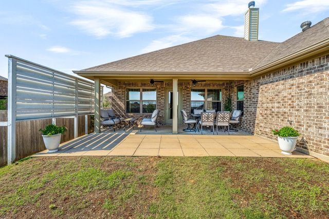 1057 Oak Knoll Drive, Burleson, TX 76028