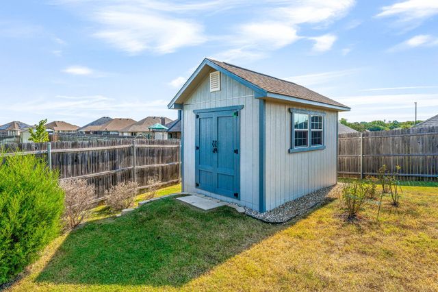 1057 Oak Knoll Drive, Burleson, TX 76028