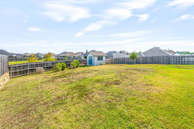 1057 Oak Knoll Drive, Burleson, TX 76028