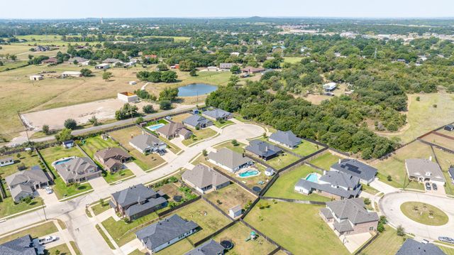 1057 Oak Knoll Drive, Burleson, TX 76028