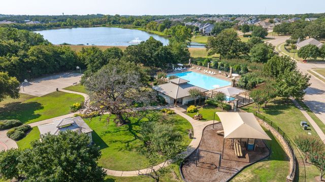 1057 Oak Knoll Drive, Burleson, TX 76028