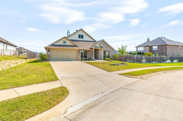 1057 Oak Knoll Drive, Burleson, TX 76028