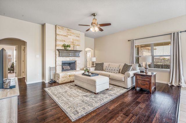1057 Oak Knoll Drive, Burleson, TX 76028