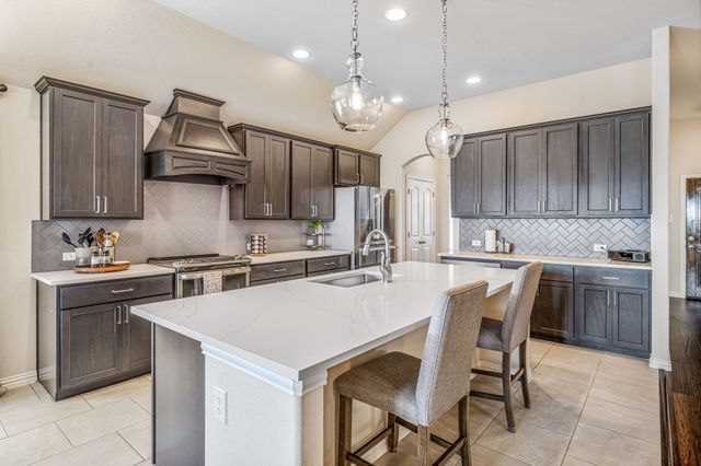 1057 Oak Knoll Drive, Burleson, TX 76028