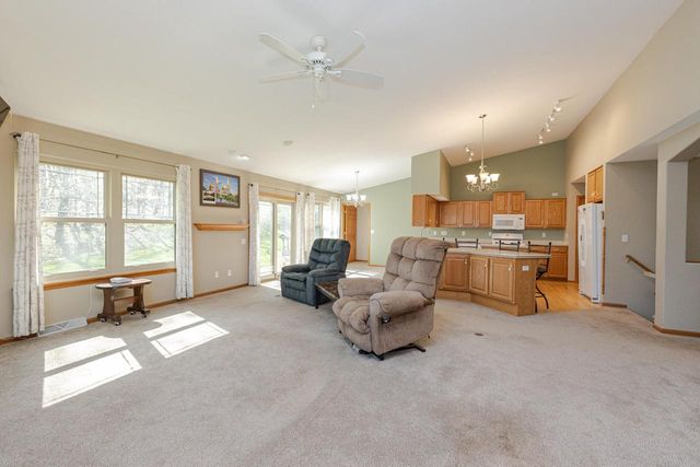 20805 Windsor DRIVE, New Berlin, WI 53146