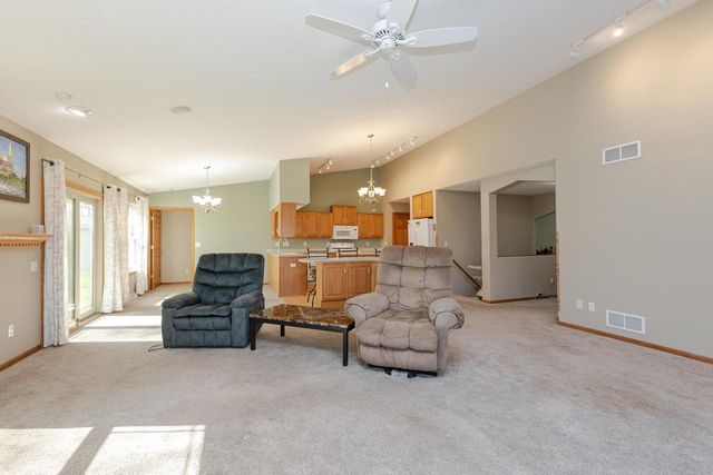 20805 Windsor DRIVE, New Berlin, WI 53146