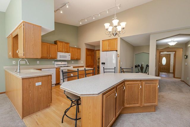 20805 Windsor DRIVE, New Berlin, WI 53146