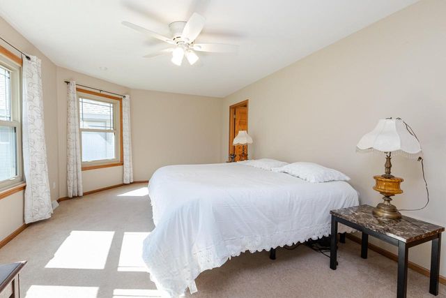 20805 Windsor DRIVE, New Berlin, WI 53146
