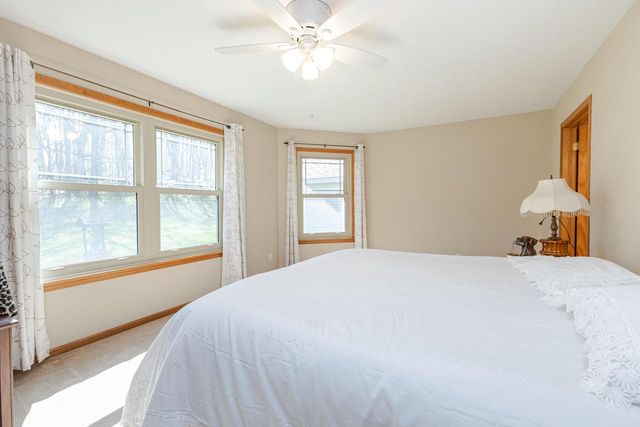 20805 Windsor DRIVE, New Berlin, WI 53146