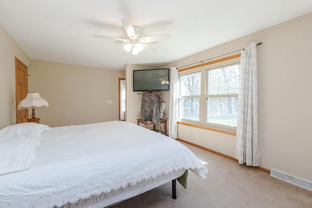 20805 Windsor DRIVE, New Berlin, WI 53146