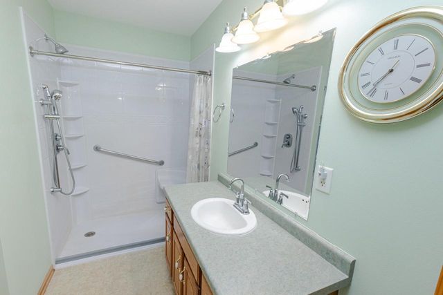 20805 Windsor DRIVE, New Berlin, WI 53146