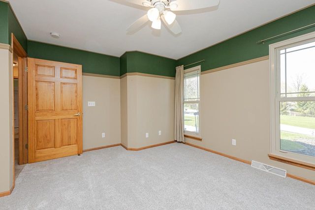 20805 Windsor DRIVE, New Berlin, WI 53146
