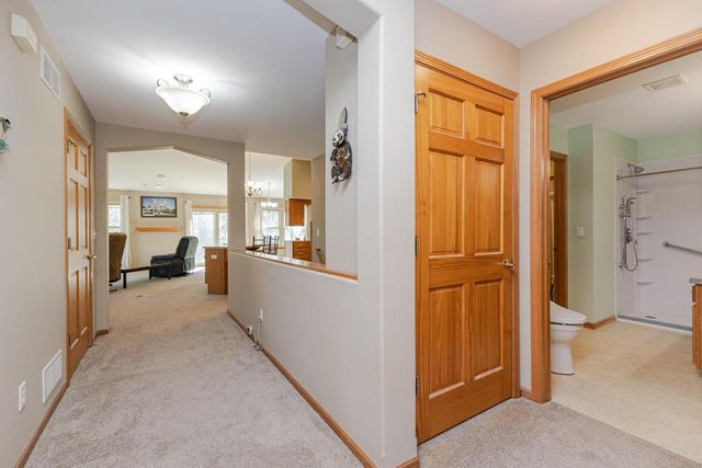 20805 Windsor DRIVE, New Berlin, WI 53146