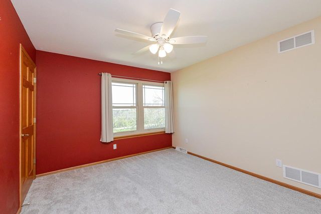 20805 Windsor DRIVE, New Berlin, WI 53146
