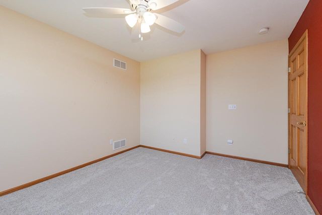 20805 Windsor DRIVE, New Berlin, WI 53146
