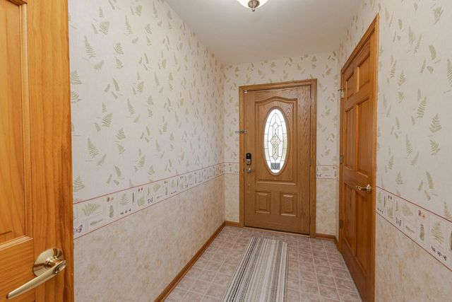 20805 Windsor DRIVE, New Berlin, WI 53146