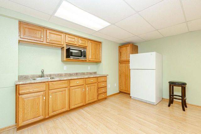 20805 Windsor DRIVE, New Berlin, WI 53146
