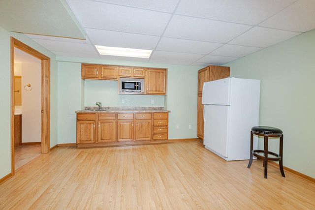 20805 Windsor DRIVE, New Berlin, WI 53146
