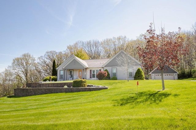 20805 Windsor DRIVE, New Berlin, WI 53146