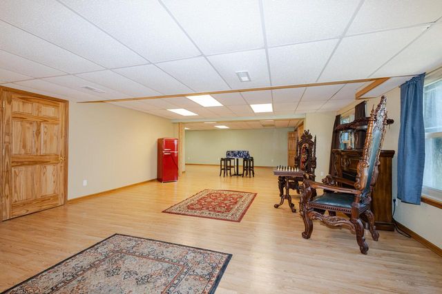 20805 Windsor DRIVE, New Berlin, WI 53146
