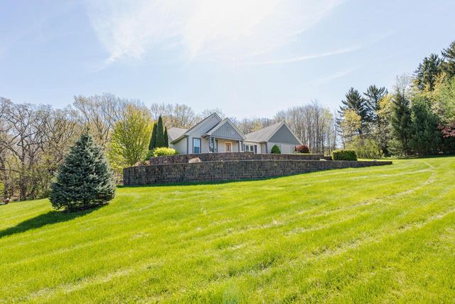 20805 Windsor DRIVE, New Berlin, WI 53146