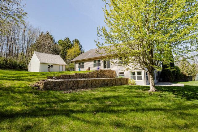 20805 Windsor DRIVE, New Berlin, WI 53146