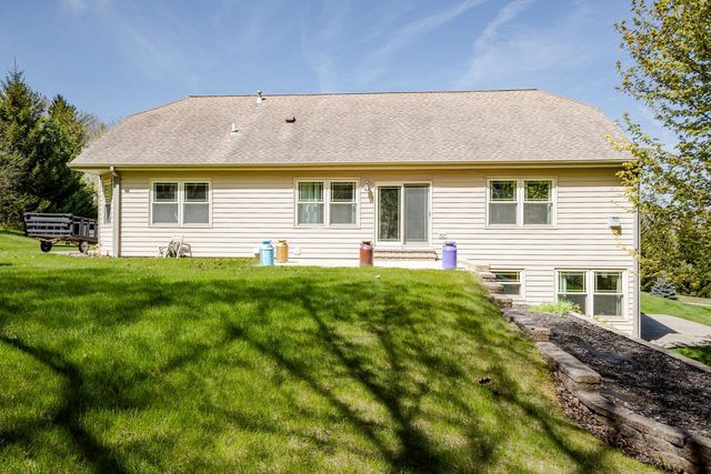 20805 Windsor DRIVE, New Berlin, WI 53146