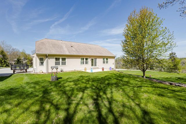 20805 Windsor DRIVE, New Berlin, WI 53146