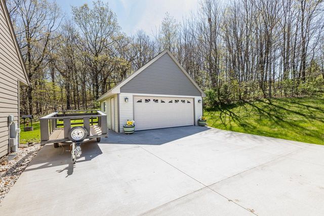 20805 Windsor DRIVE, New Berlin, WI 53146