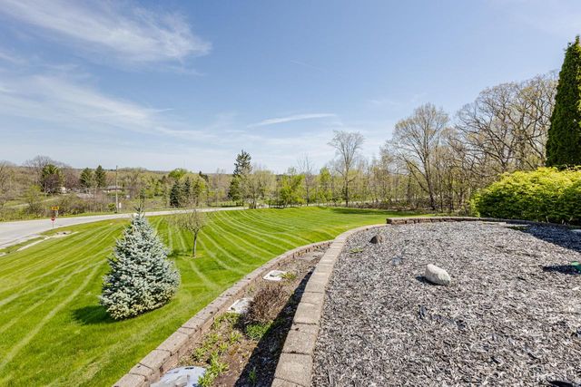 20805 Windsor DRIVE, New Berlin, WI 53146