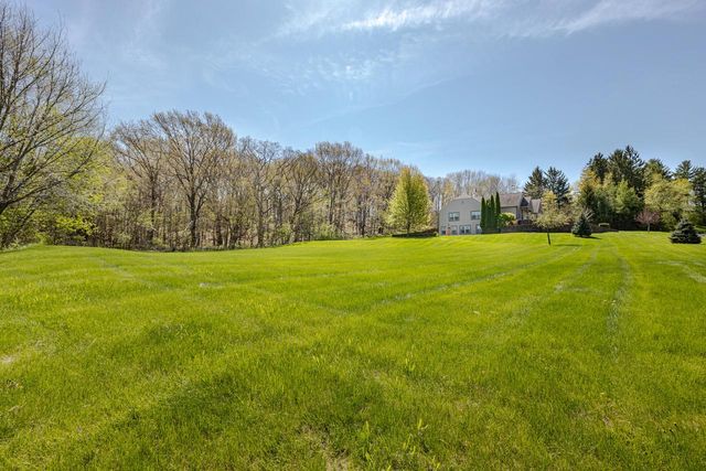 20805 Windsor DRIVE, New Berlin, WI 53146