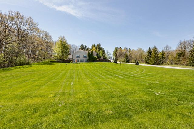 20805 Windsor DRIVE, New Berlin, WI 53146