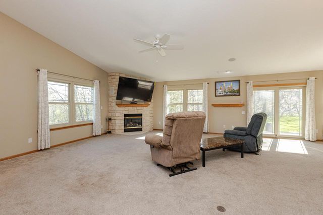 20805 Windsor DRIVE, New Berlin, WI 53146