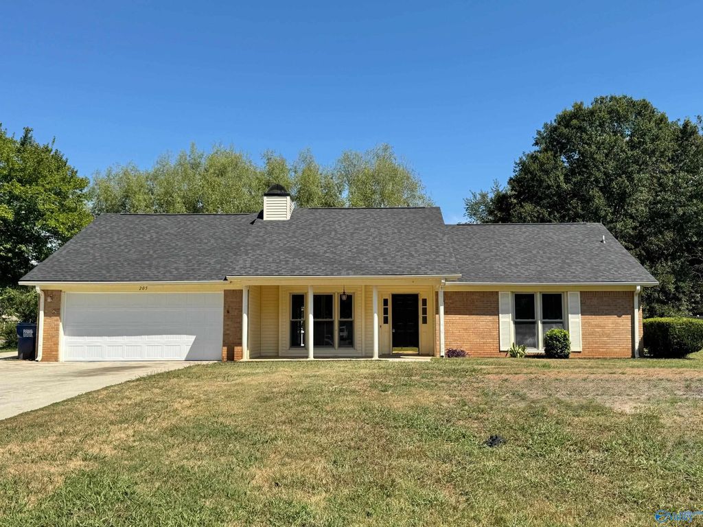 205 S Oxford Circle, Meridianville, AL 35759
