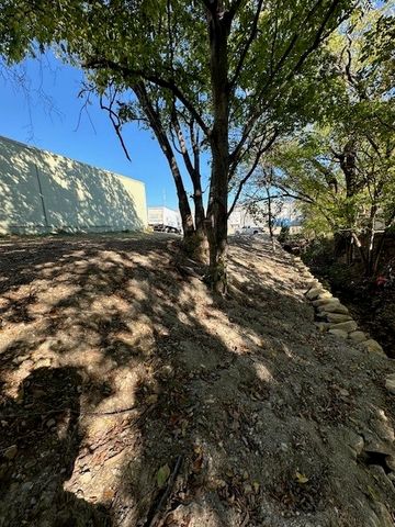 3232 S Jones Street, Fort Worth, TX 76110