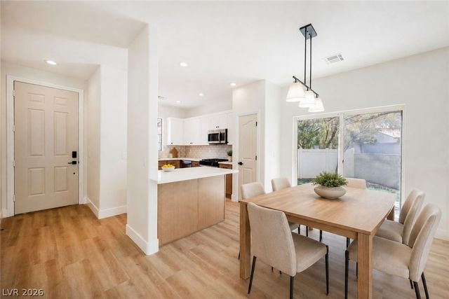 10361 Adams Chase Street, Las Vegas, NV 89183