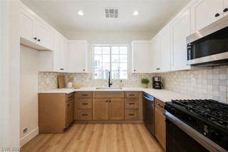 10361 Adams Chase Street, Las Vegas, NV 89183