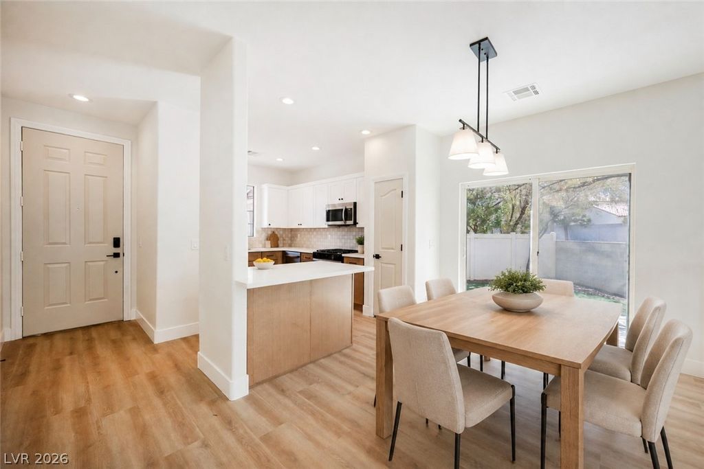 10361 Adams Chase Street, Las Vegas, NV 89183 — photo 2