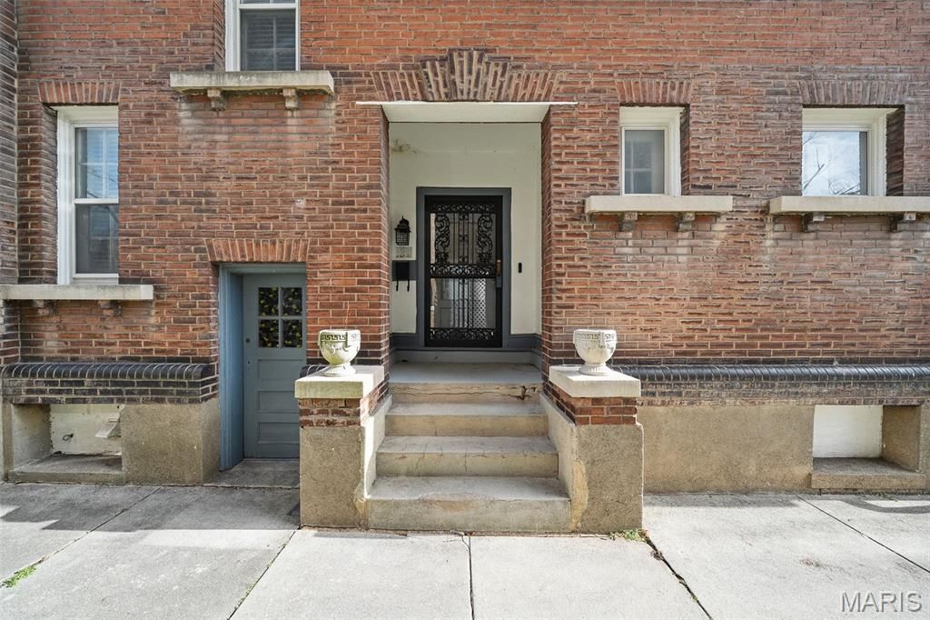 5099 Waterman Boulevard, St Louis, MO 63108