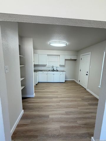 114 Westlake, San Antonio, TX 78227