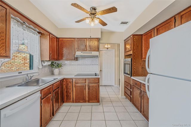 35 Chippendale Drive, Mount Sinai, NY 11766