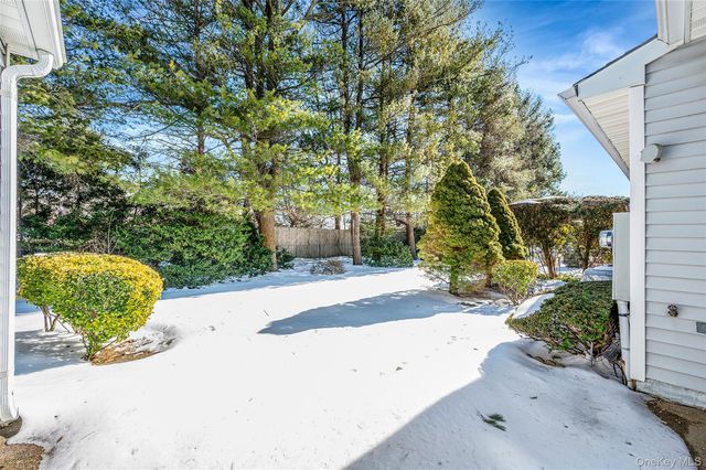 35 Chippendale Drive, Mount Sinai, NY 11766