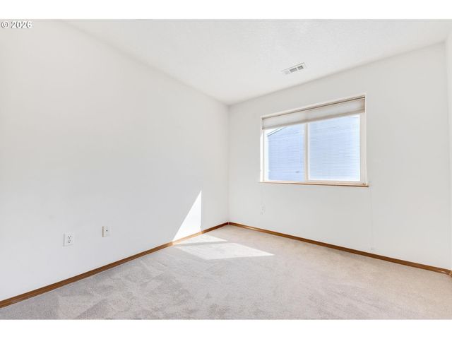 10324 Ne FARGO St, Portland, OR 97220