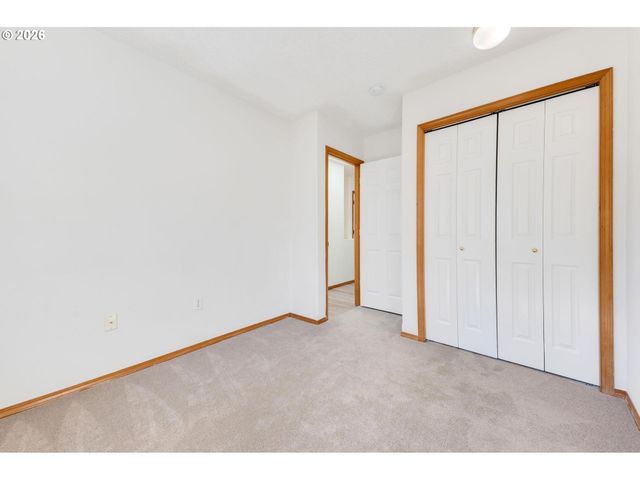 10324 Ne FARGO St, Portland, OR 97220